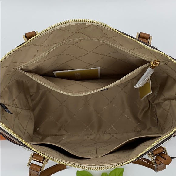 MICHAEL KORS CHARLOTTE LARGE TOP ZIP TOTE VANILLA - Picture 15 of 16